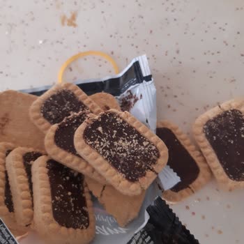 Aldığım Eti Burçak Bisküviler Kırık Ve Un Halindeydi, Güvenim Sarsıldı