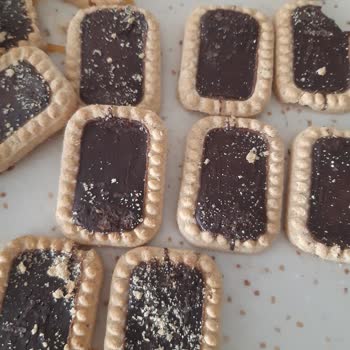 Aldığım Eti Burçak Bisküviler Kırık Ve Un Halindeydi, Güvenim Sarsıldı