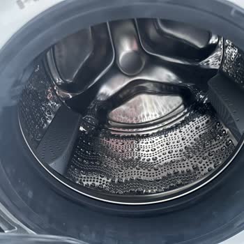 Yeni Alınan Çamaşır Makinesinde İlk Kullanımda Renk Atması Ve Yetersiz Çözüm