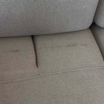 Vivense'den Teslim Alınan Koltuk Takımı Paketinden Lekeli Çıktı, Çözüm Sunulmadı