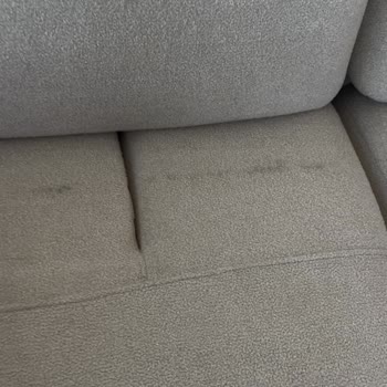 Vivense'den Teslim Alınan Koltuk Takımı Paketinden Lekeli Çıktı, Çözüm Sunulmadı