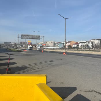 Silivri Bölge Trafik Durağında Korunak Ve Oturma Alanı Eksikliği Mağduriyet Yaratıyor