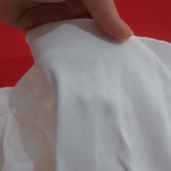 Parfüm Kıyafetlerimde Sarı Lekeler Bıraktı, Maddi Zararım Karşılanmadı