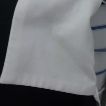 Parfüm Kıyafetlerimde Sarı Lekeler Bıraktı, Maddi Zararım Karşılanmadı