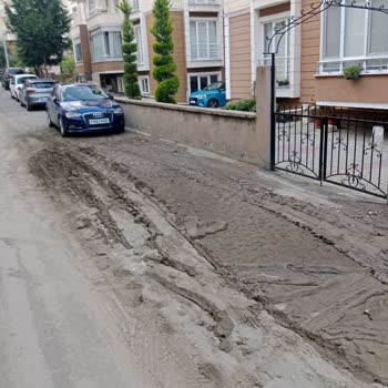 Yanlış Yol Kotundan Kaynaklı Sürekli Çamur Ve Su Birikintisi Mağduriyeti