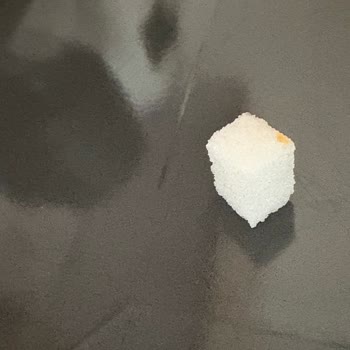 Carrefour Küp Şekerde Hijyen Sorunu Ve Pas Lekesi Endişesi