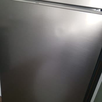 Buzdolabı Kapağındaki İzler İçin Çözüm Beklerken Oyalandım