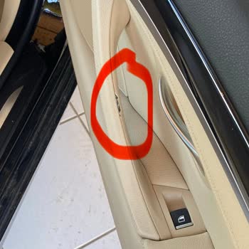BMW 5.20 Ön Kapı İç Döşemesinde Deformasyon Ve Yapışkanlık Sorunu