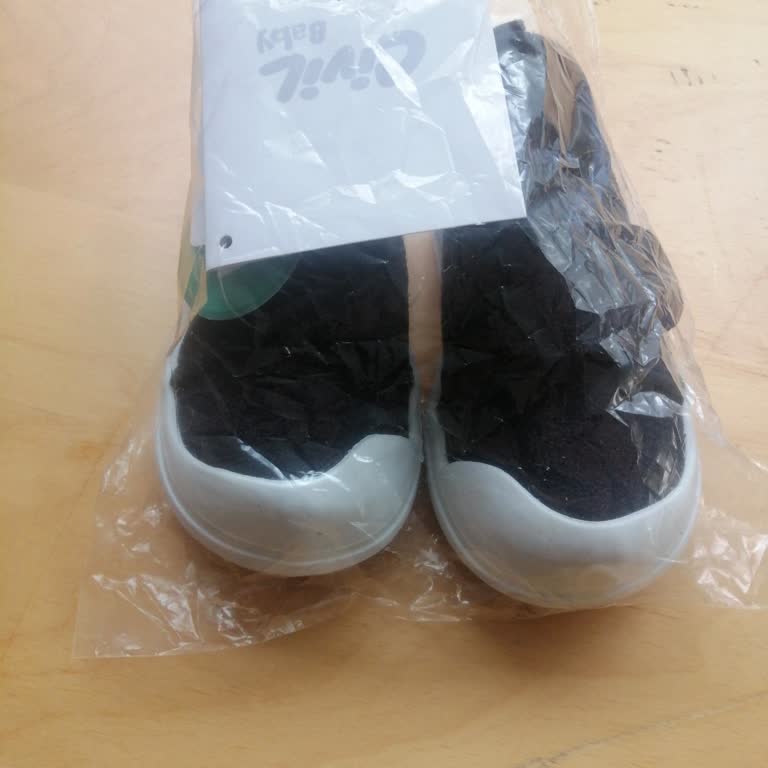 Bebek Ayakkabısı Kutusuz Ve Dikkatsiz Paketlenmiş Gönderildi