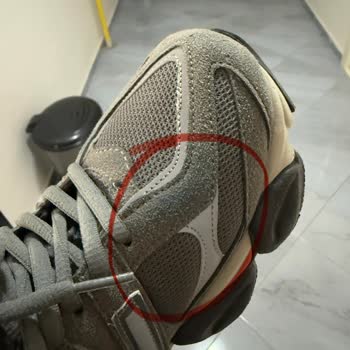 Kısa Sürede Renk Atan Ayakkabı Hayal Kırıklığı Yarattı