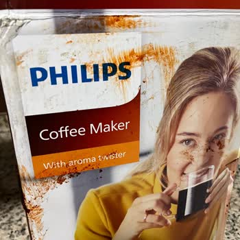 Yurtiçi Kargo Gönderimi Aldığımda Paketin Dışının Hasarlı Ve Kir İçinde Olduğunu Gördüm