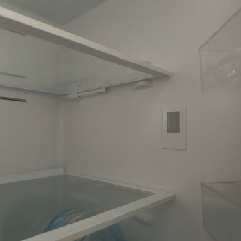 Dijitsu Servis Müdahalesiyle Bozulan Buzdolabı İç Işığı Aylardır Onarılmadı