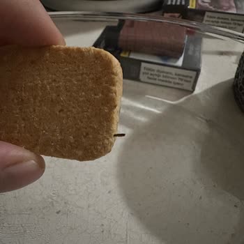 Çikolatanın İçinden Metal Parça Çıkması