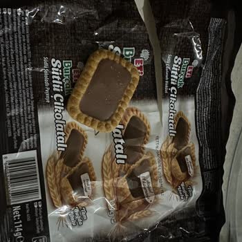 Çikolatanın İçinden Metal Parça Çıkması