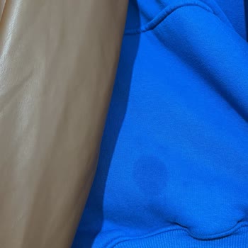 Yeni Alınan Çamaşır Makinesi Kıyafetlerde Sürekli Yağ Lekesi Bırakıyor