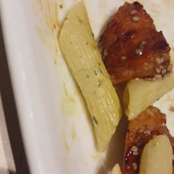 Yemekte Yabancı Madde Ve Kaba Personel Nedeniyle Büyük Hayal Kırıklığı