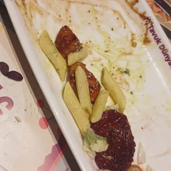 Yemekte Yabancı Madde Ve Kaba Personel Nedeniyle Büyük Hayal Kırıklığı