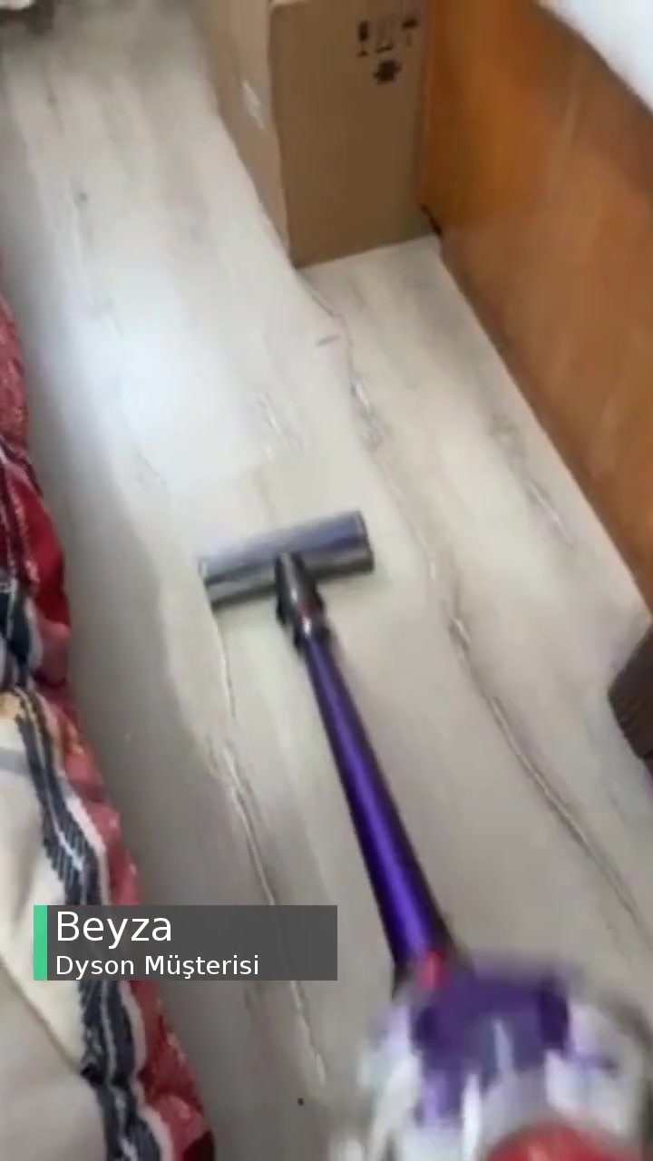 Dyson Süpürge Çekmiyor Ve Bağlantı Kısmında Boşluk Var videonun kapak resmi