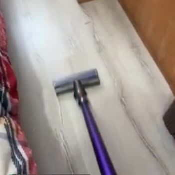 Dyson Süpürge Çekmiyor Ve Bağlantı Kısmında Boşluk Var