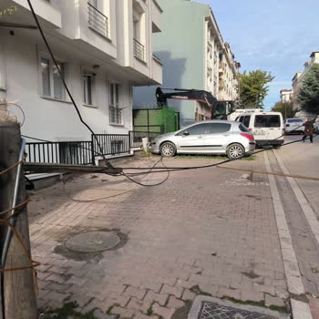 Yıkılan Direk Tehlikesi Ve Türk Telekom'un İlgisizliği