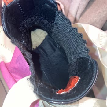 2 Yıllık Garantili Botun Tabanı Çatladı, Mağaza Çözüm Sunmadı