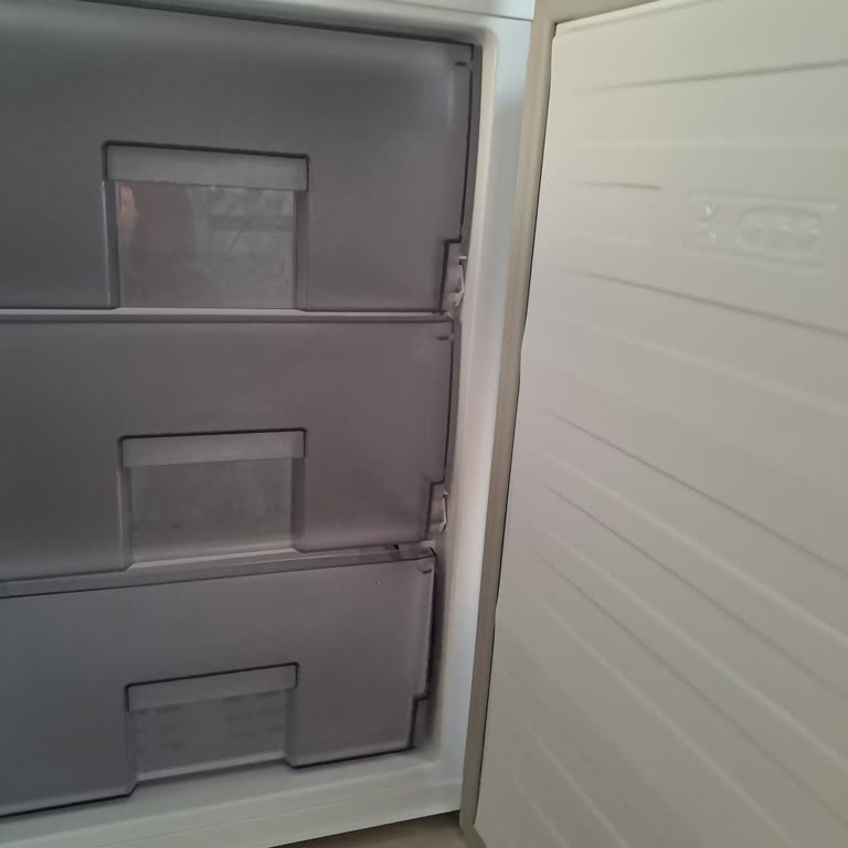 Derin Dondurucuda Erişilmesi Zor Kumanda Paneli Ve Açma Kapama Sorunu