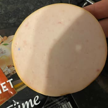 Namet Hindi Füme Ürününde Mavi Yabancı Cisim Şoku