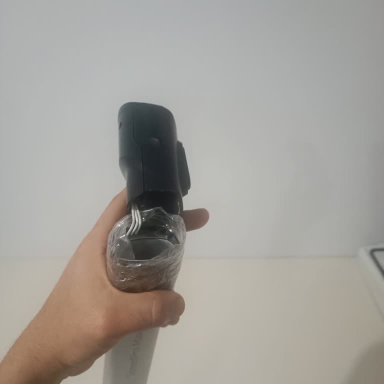 Philips Dikey Süpürgenin Boru Kısmı Kısa Sürede Kırıldı, Servisten Destek Alamadım