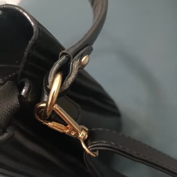 Kısa Sürede Yıpranan Çanta Ve Yetersiz Müşteri Hizmeti