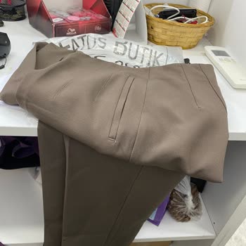 Fatoş Butik Sipariş Verdiğim Pantolon Defolu Ve Yanlış Renk Geldi, Firma İlgisiz Davrandı