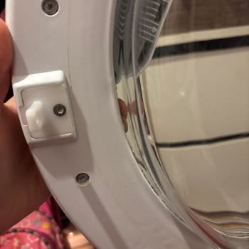 Hoover Kurutma Makinesi Paslanıyor Su Akıtıyor Ve Sigorta Attırıyor Çözüm Yok