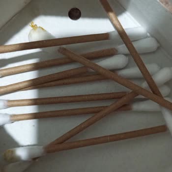 BİM Satın Alınan Kulak Çubuğunda Hijyen Sorunu Ve Sağlık Endişesi