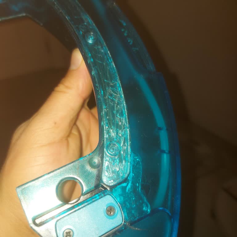 Philips Homerun Aqua 3000 Robot Süpürgede Kronik Su Tankı Çatlağı Mağduriyeti