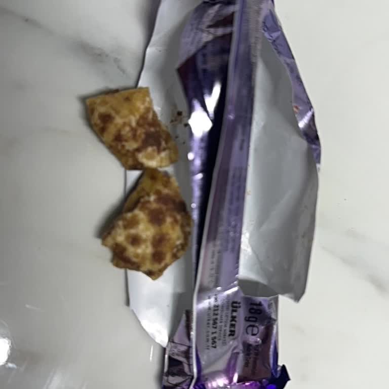 Çikolatanın İçinden Sert Cisimler Çıkması Ve Güvenlik Endişesi