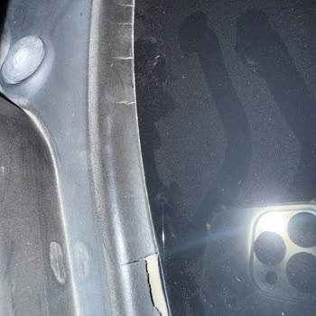 BMW F10 Ön Cam Lastiklerinin Erken Çürümesi Hayal Kırıklığı Yarattı