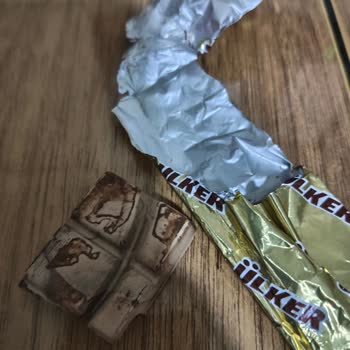 Ülker Son Kullanma Tarihi Geçmemiş Çikolatanın Bozulmuş Çıkması Endişe Yarattı