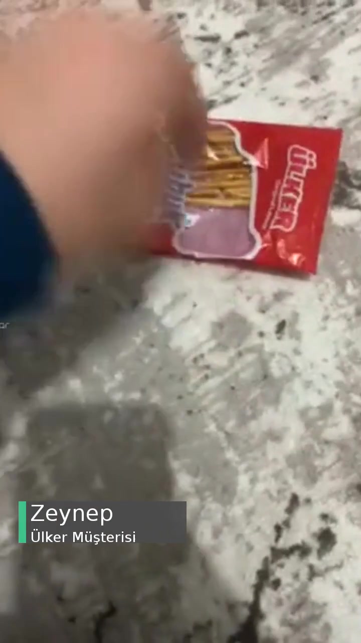 Ülker Hatalı, Az Ürün videonun kapak resmi