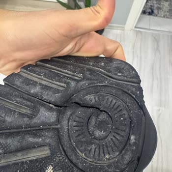 Az Kullanılan Deri Ayakkabının Tabanından Su Alması Ve Garanti Süresi Sorunu