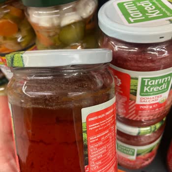 Tarım Kredi Domates Salçalar Bozuk Şekilde Raflarda Duruyor