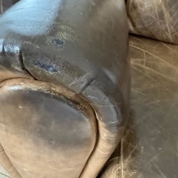 Üç Yılda Derisi Dökülen Koltuklara Ücretsiz Kumaş Değişimi Talebi