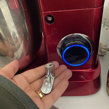 Hamur Yoğurma Makinesinin Açma Aparatı Kırıldı, Garanti Kapsamında Değişim Talebi