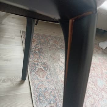 Kırılan Sandalye Ayağı Garanti Kapsamına Alınmadı, Yüksek Ücret Talep Edildi