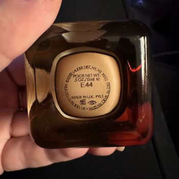 Göz Altında Yağ Bezeleri Ve Yanma Yapan Ürün Nedeniyle Mağduriyet