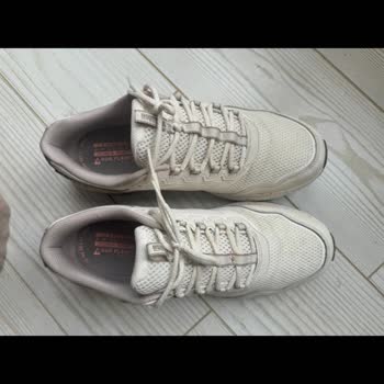 Su Geçirmez Denilen Ayakkabı İlk Yağmurda Su Aldı