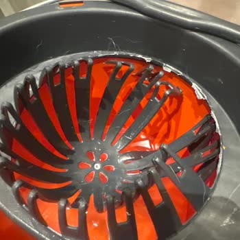 Macromax First Temizlik Setinin Sıkma Aparatı Kolayca Kırıldı, Yedek Parça Bulunamıyor