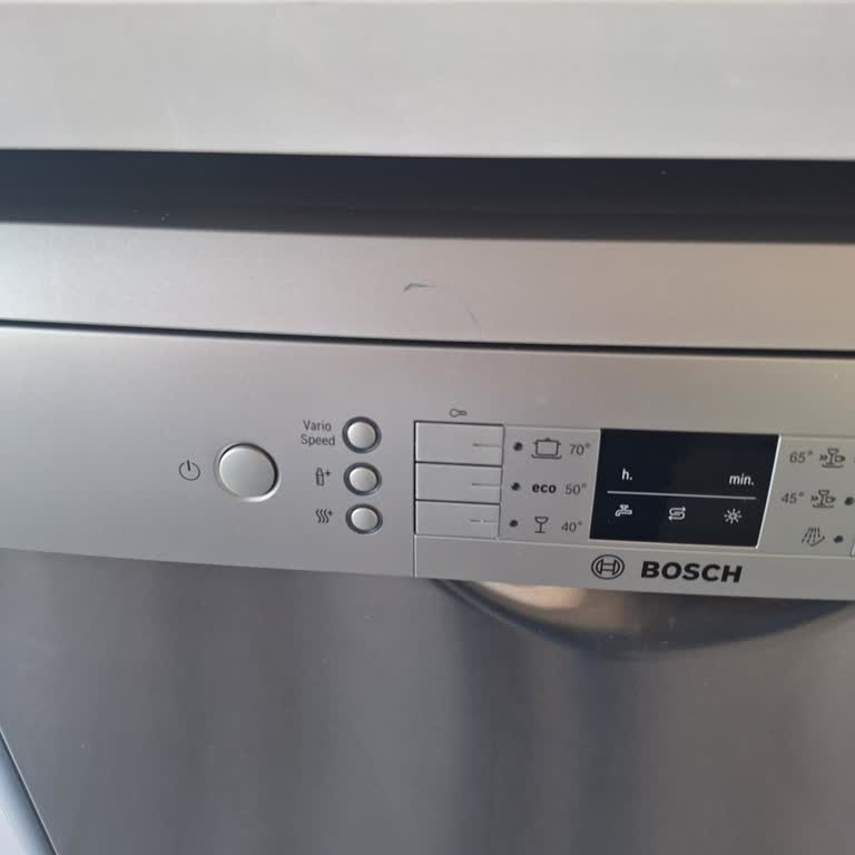 Yeni Alınan Bulaşık Makinesinin Çizik Kapağı İçin Çözüm Bulunmuyor