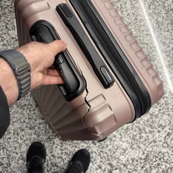 Verspätete Entschädigungszahlung nach beschädigtem Koffer bei Air Albania