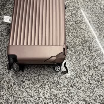 Verspätete Entschädigungszahlung nach beschädigtem Koffer bei Air Albania