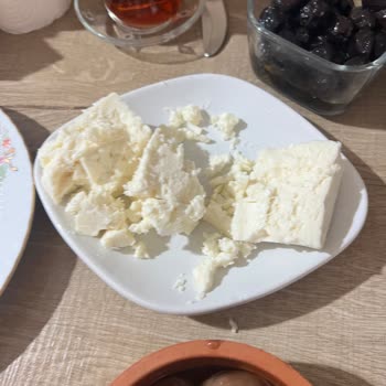 Tahsildaroğlu Beyaz Peynirde Bozuk Ürün Ve Yetersiz Müşteri Hizmeti Deneyimi!