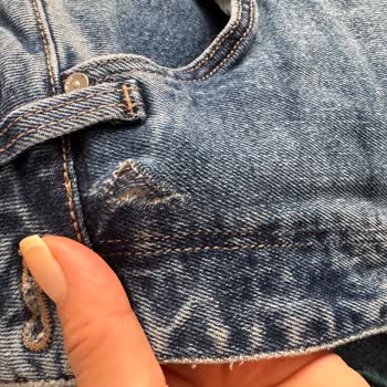 Mavi Jean Pantolon Kısa Sürede Yırtıldı Mağaza İşlemleri Zorlayıcı